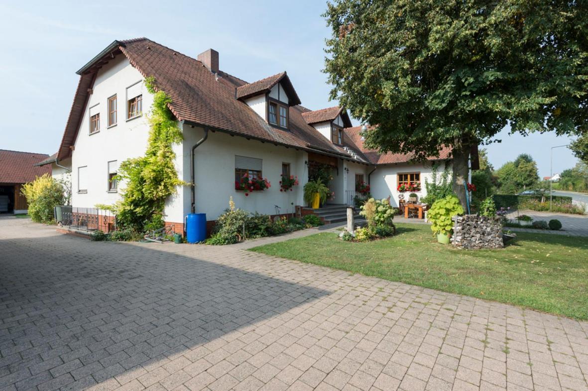 Hotel Gasthaus-Pension Hofmann Oberdachstetten Exterior foto